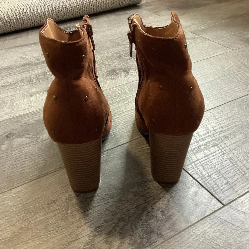 Code West Studded Boots Size 7m - image 4